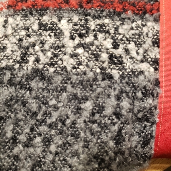 NWT Woolrich Blanket Wrap Red, Gray, and Black Sz One Size - Picture 5 of 5